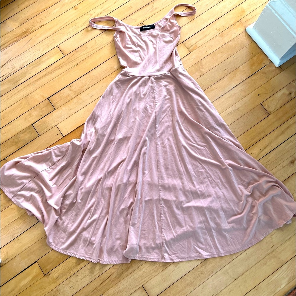 Reformation XS dress in blush. Fun, full skirt!